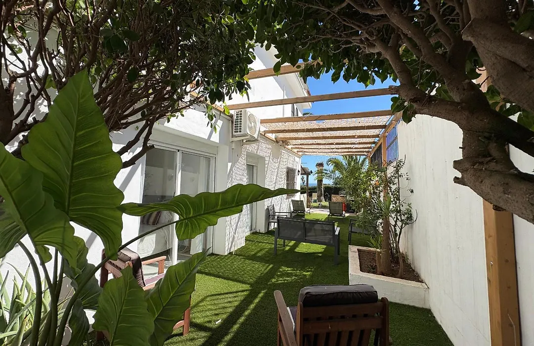 Villa Tranquilla - Sea View Apartments With Pool - Walk To Beach - Family And Pet Friendly-1